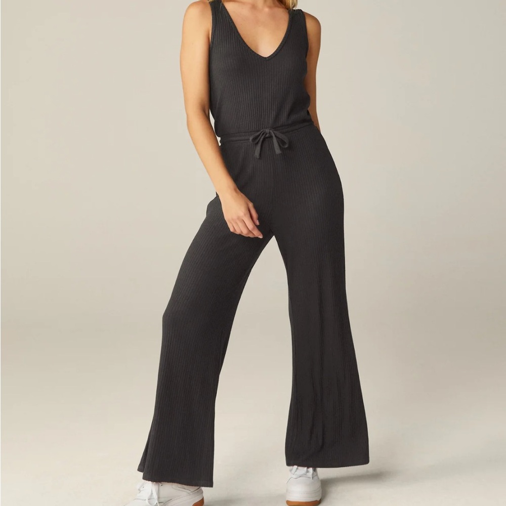 Beyond Yoga Jettsetter Black Sleeveless Jumpsuit. Size Large.